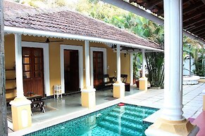 5am Somewhere - Villa Pinhero