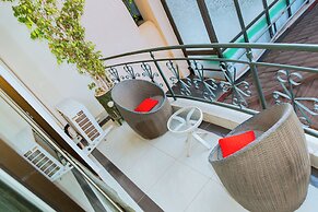 Five to Five Hotel