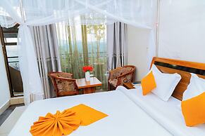 Five to Five Hotel