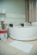 Five to Five Hotel
