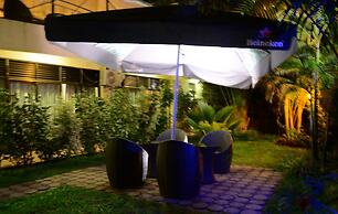 Five to Five Hotel
