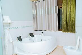 Five to Five Hotel