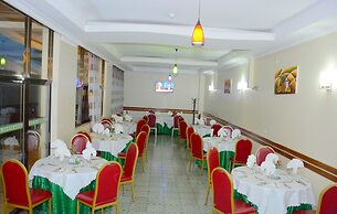 Five to Five Hotel