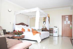 Five to Five Hotel