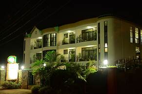 Five to Five Hotel