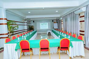 Five to Five Hotel