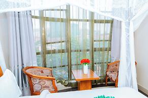 Five to Five Hotel