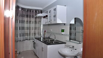 Five to Five Hotel