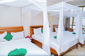 Five to Five Hotel