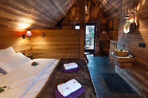 AquaLodge