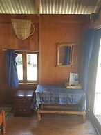 Driftwood Hostel and Bungalows
