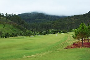 SAM Tuyen Lam Golf & Resorts
