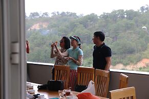 SAM Tuyen Lam Golf & Resorts