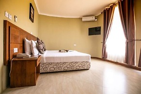 Masailand Safari & Lodge