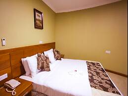 Masailand Safari & Lodge
