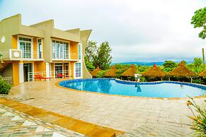 Masailand Safari & Lodge
