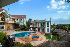 Masailand Safari & Lodge