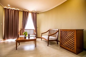 Masailand Safari & Lodge