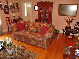 Frog Hollow Bed and Breakfast