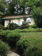 Frog Hollow Bed and Breakfast