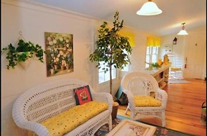 Frog Hollow Bed and Breakfast