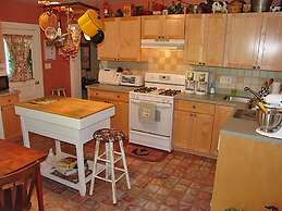 Frog Hollow Bed and Breakfast