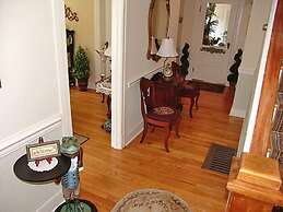 Frog Hollow Bed and Breakfast