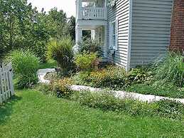 Frog Hollow Bed and Breakfast