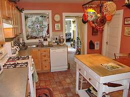 Frog Hollow Bed and Breakfast