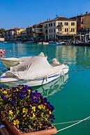 Le Finestre Sul Borgo Rooms