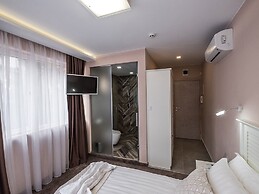 Caro Aparthotel