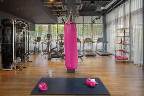 MOXY London Heathrow Airport