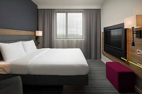 MOXY London Heathrow Airport
