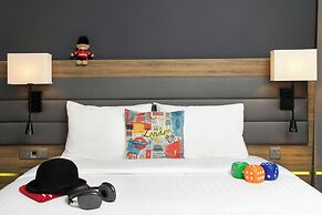 MOXY London Heathrow Airport