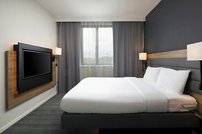 MOXY London Heathrow Airport