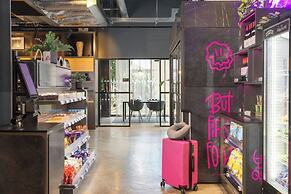 MOXY London Heathrow Airport