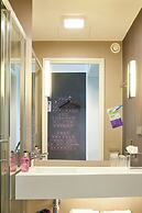 MOXY London Heathrow Airport