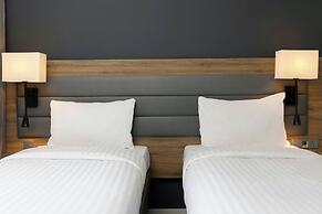 MOXY London Heathrow Airport