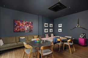 MOXY London Heathrow Airport