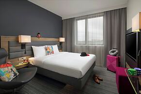 MOXY London Heathrow Airport