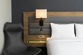 MOXY London Heathrow Airport