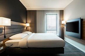 MOXY London Heathrow Airport