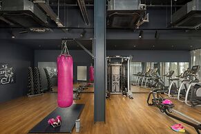 MOXY London Heathrow Airport