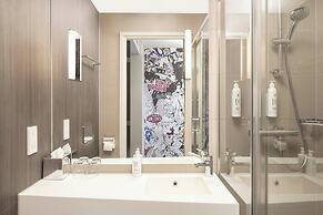 MOXY London Heathrow Airport