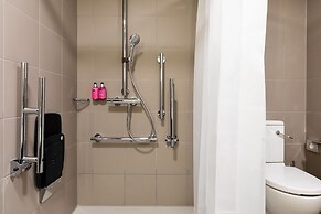 MOXY London Heathrow Airport