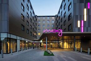 MOXY London Heathrow Airport
