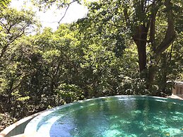 Driftwood Glamping and Boutique Hotel