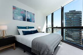 Wyndel Apartments Riverside on Collins