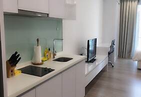 City Residences Premium Studio B.Ceylon