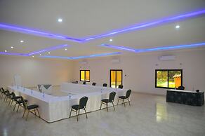 Anina's Executive Lodge